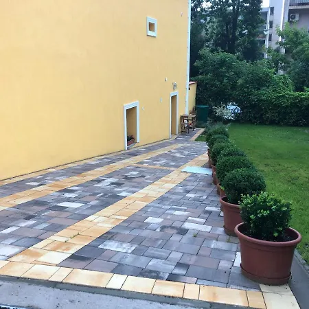 Rigó Lak Apartman *