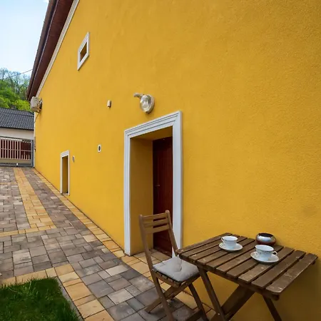 Rigo Lak アパート ミシュコルツ